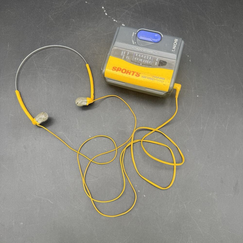Sony Megabass Walkman Cassette Player WM-FS393 With Original Headphones Parts!!